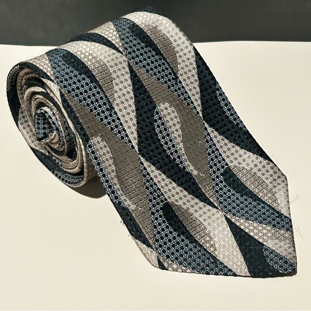 Towncraft Black and Gray Geometric 57” Men’s Tie